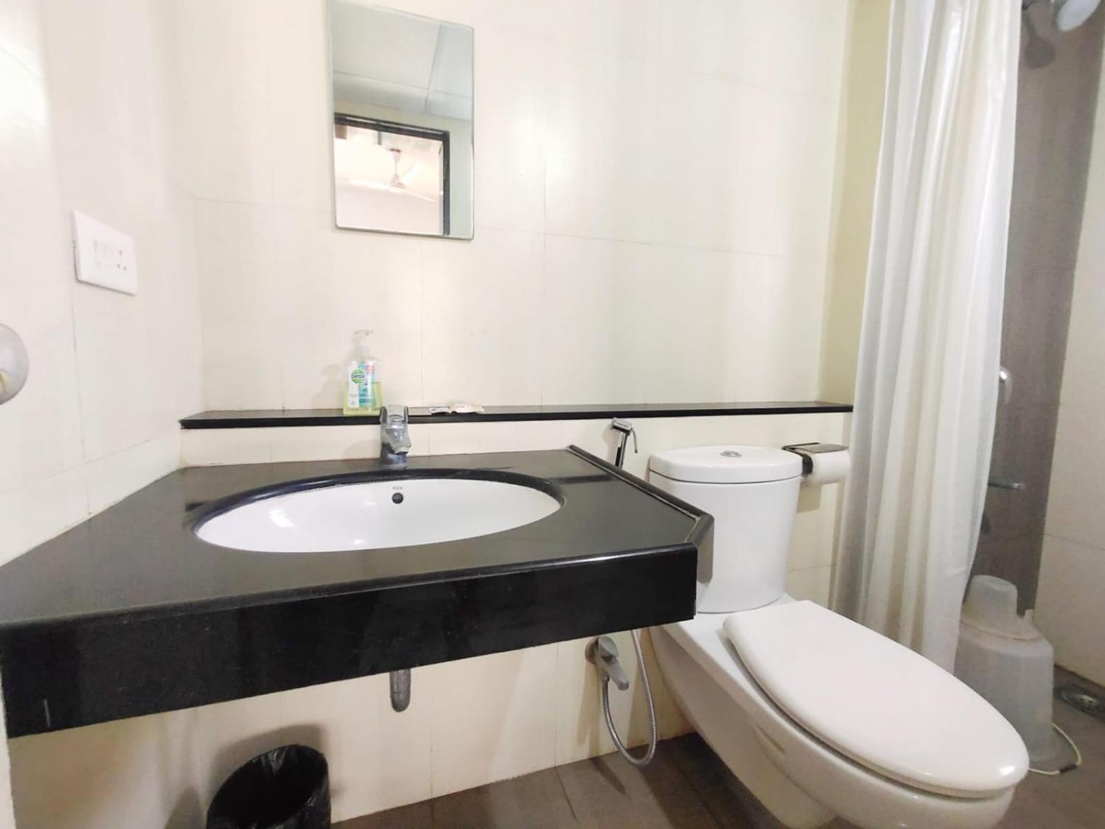 Private Rooms In Blue Ridge Hinjawadi Luaran gambar